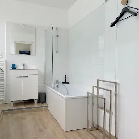 Standing Appart 1etage 3chambres 3 Sdb Prochelille شقة Croix